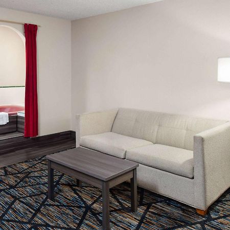 Super 8 By Wyndham Mt. Vernon Mount Vernon Bagian luar foto
